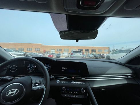 Used 2025 Hyundai Elantra SEL image 34