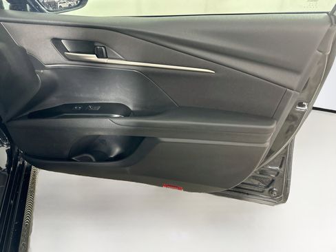 Used 2025 Toyota Camry LE w/ Convenience Package FWD image 32