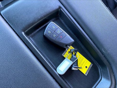 Used 2025 GMC Sierra 1500 SLT image 36