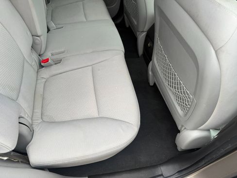 Used 2011 Kia Sorento LX w/ Convenience Pkg image 23