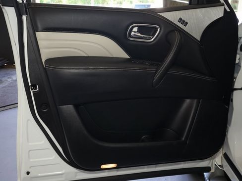 Used 2019 INFINITI QX80 Limited w/ All-Season Package image 23