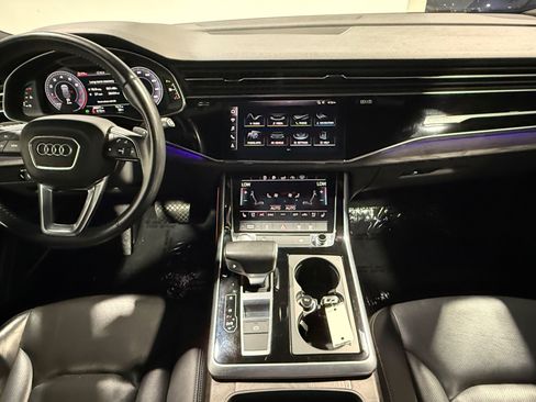 Used 2019 Audi Q8 Premium Plus w/ Premium Plus AWD/4WD image 23