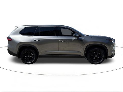 Used 2025 Toyota Grand Highlander FWD image 2