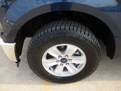 Used 2017 Ford F150 XLT w/ Trailer Tow Package image 3