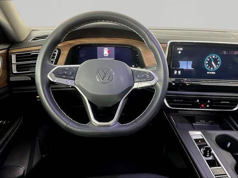 Used 2024 Volkswagen Atlas SE image 8