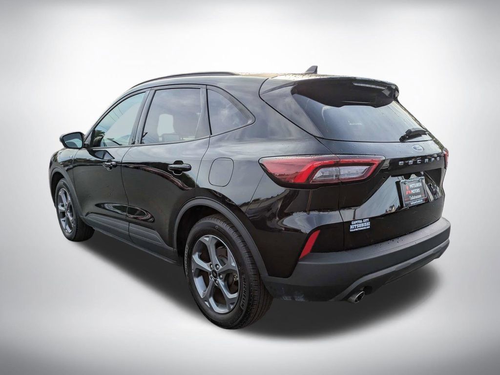 Used 2025 Ford Escape ST-Line FWD image 6