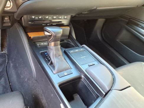 Used 2019 Lexus ES 350 Ultra Luxury w/ Accessory Package 2 FWD image 9