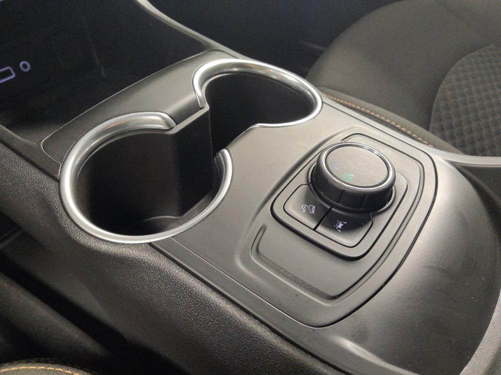 Used 2020 GMC Terrain SLE FWD image 26