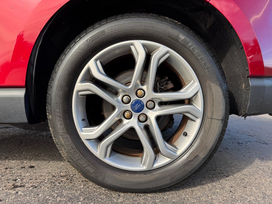 Used 2018 Ford Edge Titanium w/ Technology Package FWD image 13