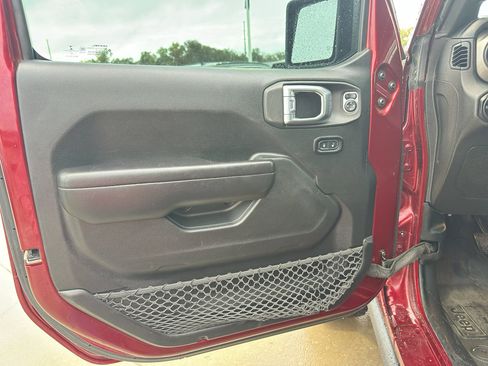 Used 2021 Jeep Wrangler Unlimited Sport image 11