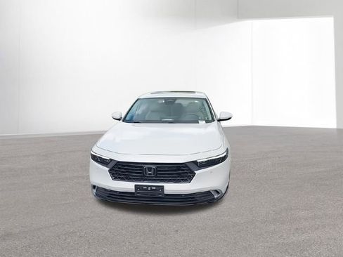 Used 2023 Honda Accord Touring image 3