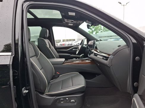 Certified 2023 Cadillac Escalade Premium Luxury AWD/4WD image 21