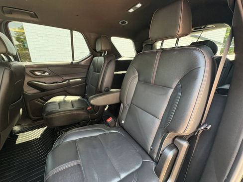 Used 2022 Chevrolet Traverse RS w/ LPO, 'HIT The Road' Package FWD image 25