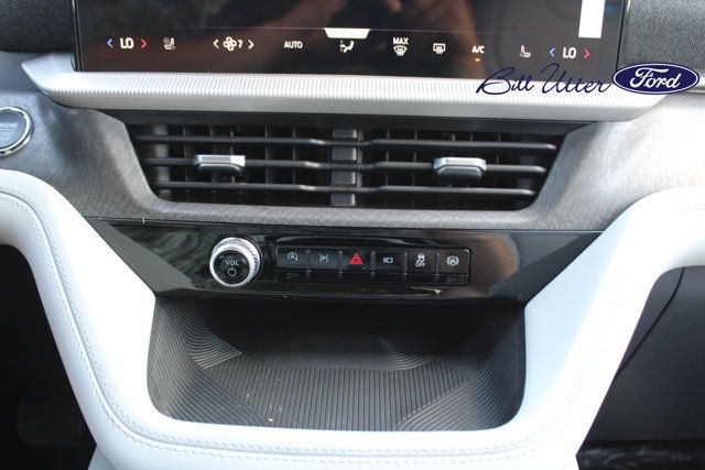 New 2027 Ford Explorer Platinum w/ 3.0L Ultimate Package RWD image 15