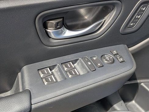 Used 2025 Honda Pilot TrailSport image 12