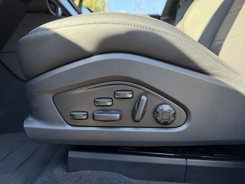 Used 2025 Porsche Macan Turbo Electric image 27