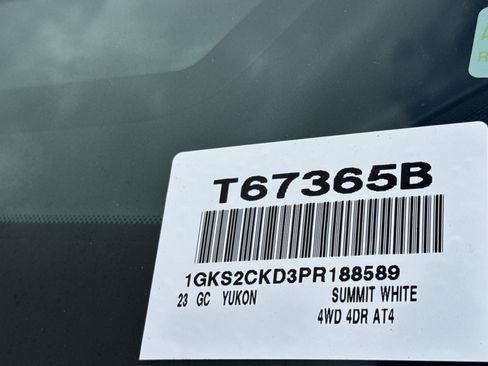 Used 2023 GMC Yukon AT4 w/ AT4 Premium Package AWD/4WD image 43
