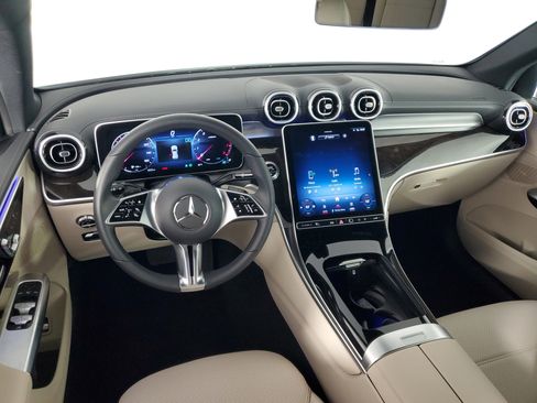 Used 2023 Mercedes-Benz GLC 300 image 15