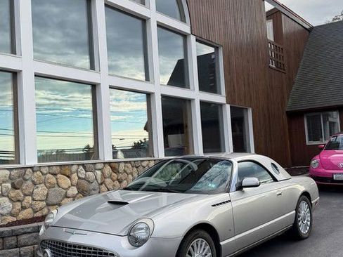 Used 2004 Ford Thunderbird image 18