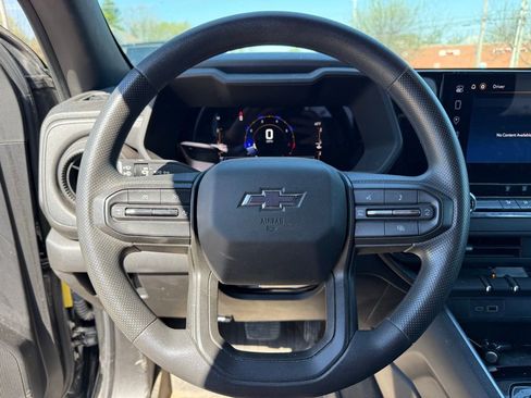 Used 2023 Chevrolet Colorado Trail Boss w/ Technology Package image 16