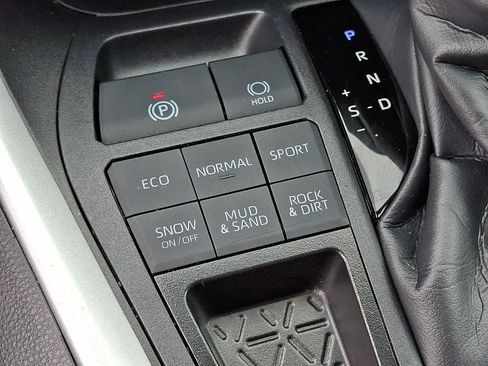 Certified 2025 Toyota RAV4 XLE AWD/4WD image 28