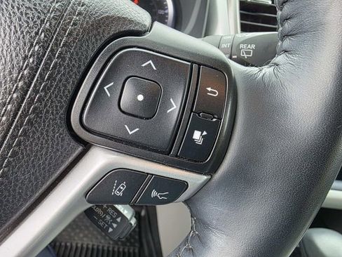 Used 2019 Toyota Highlander Limited Platinum image 11