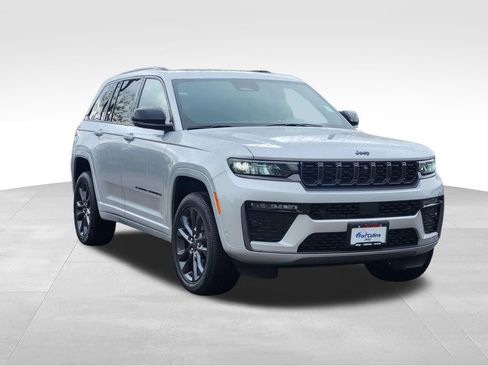 New 2026 Jeep Grand Cherokee Limited AWD/4WD image 3