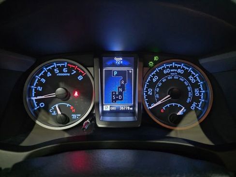 Used 2023 Toyota Tacoma TRD Off-Road image 17