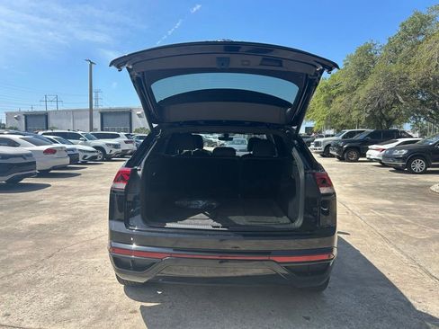 Certified 2023 Volkswagen Atlas Cross Sport SEL R-Line AWD/4WD image 43