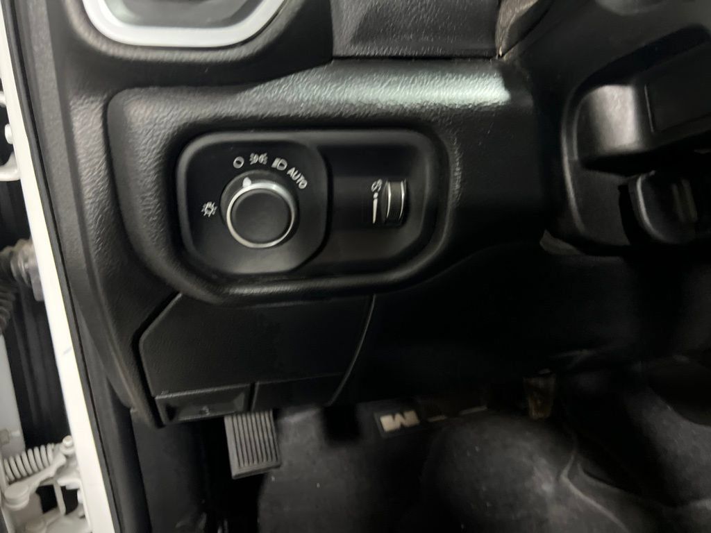 Used 2024 RAM 3500 SLT w/ Quick Order Package 2YG SLT AWD/4WD image 25