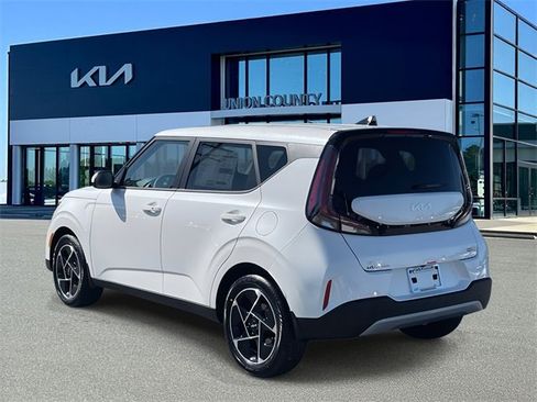 New 2025 Kia Soul EX image 4