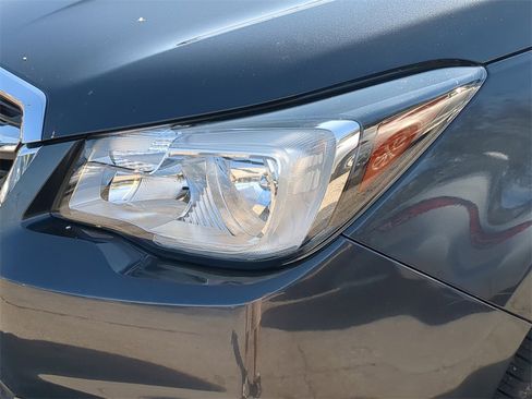 Used 2017 Subaru Forester 2.5i Premium image 7