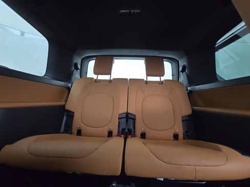 Used 2025 Volkswagen ID. Buzz Pro S Plus image 43