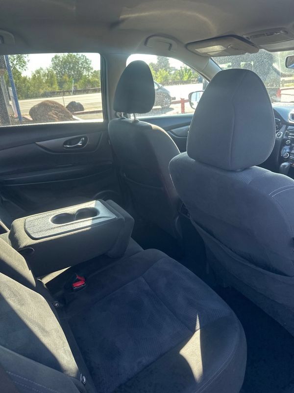 Used 2015 Nissan Rogue SV AWD/4WD image 9