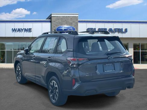 Used 2025 Subaru Forester AWD/4WD image 3