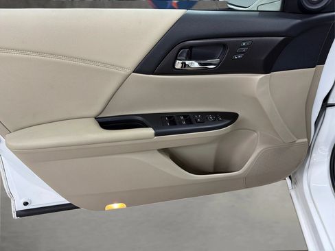 Used 2015 Honda Accord EX-L image 34