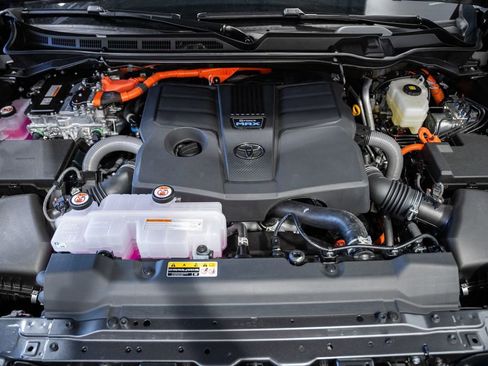 New 2026 Toyota Sequoia Platinum AWD/4WD image 26