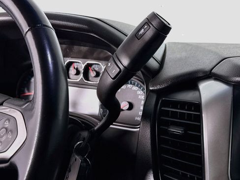 Used 2018 Chevrolet Tahoe LS w/ Enhanced Driver Alert Package RWD image 18