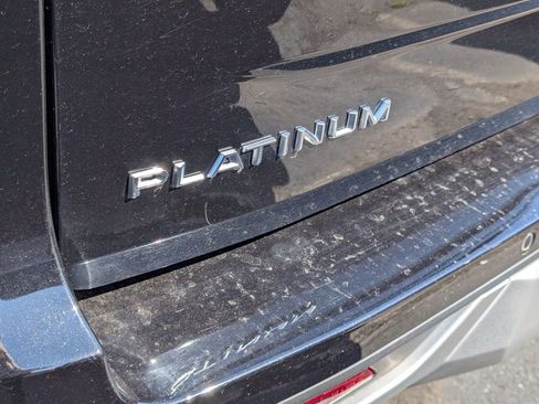 Used 2025 Ford Expedition Platinum image 10