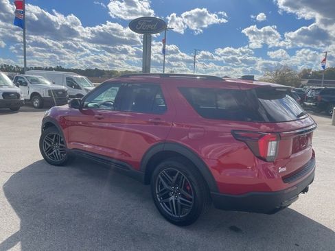 New 2026 Ford Explorer ST-Line w/ ST-Line Street Pack image 7