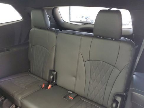 Used 2023 Buick Enclave Avenir w/ Avenir Technology Package image 14