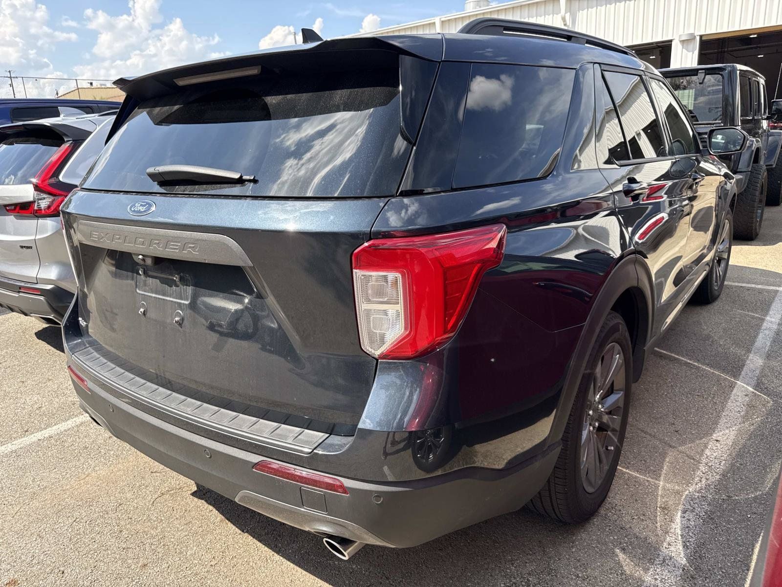 Used 2023 Ford Explorer XLT w/ Equipment Group 202A RWD image 7