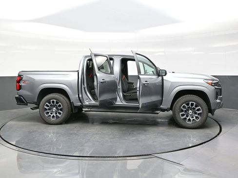 Used 2024 Chevrolet Colorado Z71 w/ Z71 Convenience Package 2 image 43