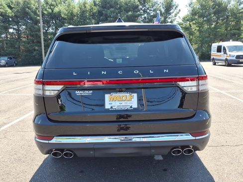 Used 2026 Lincoln Aviator AWD image 5