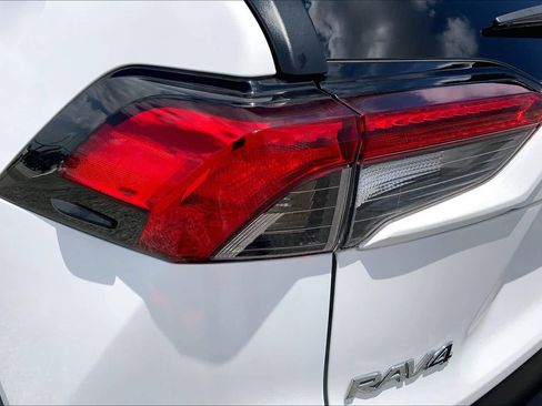 Used 2021 Toyota RAV4 LE FWD image 28