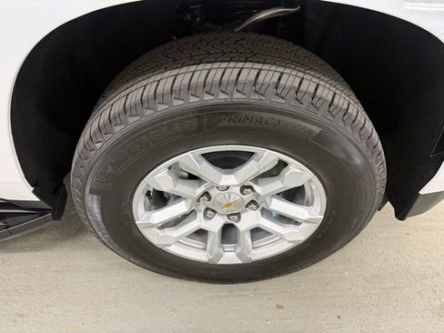 New 2026 Chevrolet Suburban LS image 4