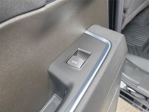 New 2026 GMC Sierra 1500 SLE w/ Preferred Package image 14