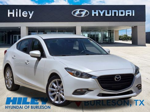 Used 2017 MAZDA MAZDA3 Touring FWD image 2