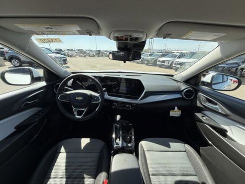 New 2026 Chevrolet Trax LT w/ LT Convenience Package image 25