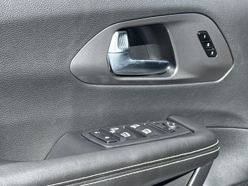 New 2026 Chrysler Pacifica Select image 13